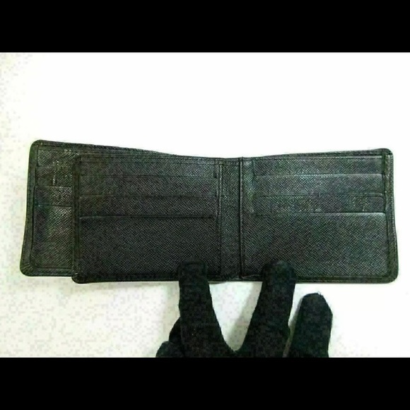 Authentic LV Taiga Green Wallet - Picture 4 of 8